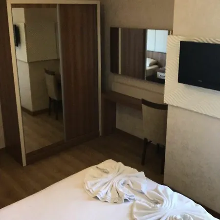 Cleopatra Tac And Hotel 2*